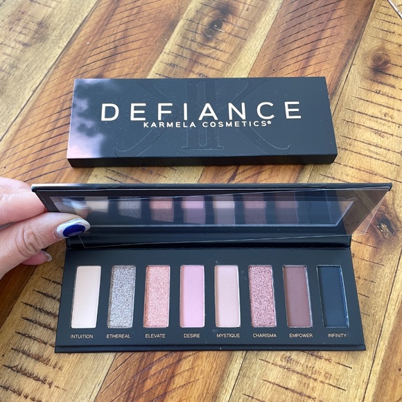 Karmela Cosmetics Defiance Nude Eyeshadow Palette - Picture 4 of 6